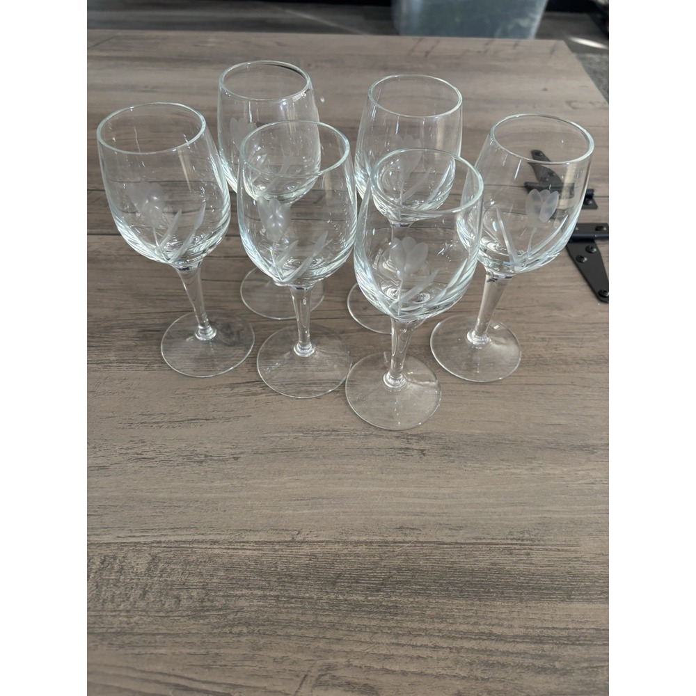 Mid Century Modern Flower Cut Design Decanter With Six Glasses Set - Picture 5 of 9
